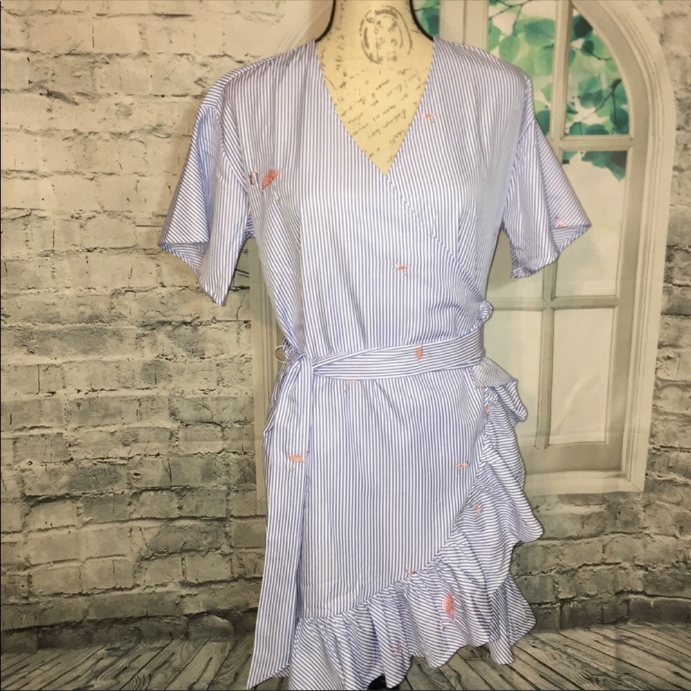 Romeo + Juliet Couture flamingo ruffle wrap dress